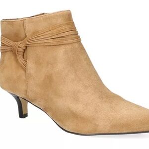 NIB Bella Vita Boots size 7.5